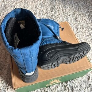 Kamik Blue and Black Snow Boots